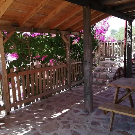 Hébergement de vacances Private Restored Stone House With Terrace And Gardens