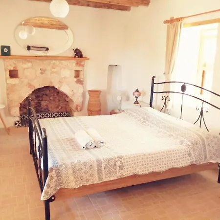 Casa de Férias Private Restored Stone House With Terrace And Gardens *
