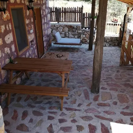 Casa de Férias Private Restored Stone House With Terrace And Gardens