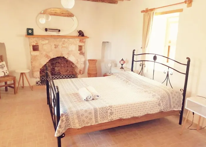Holiday home Private Restored Stone House With Terrace And Gardens *