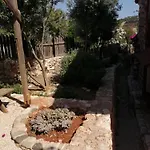 Private Restored Stone House With Terrace And Gardens * דמרה