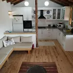 Private Restored Stone House With Terrace And Gardens דמרה