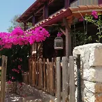 Private Restored Stone House With Terrace And Gardens דמרה