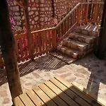 בית נופש Private Restored Stone House With Terrace And Gardens *