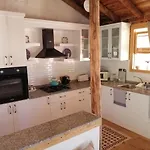 בית נופש Private Restored Stone House With Terrace And Gardens