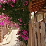 Private Restored Stone House With Terrace And Gardens דמרה