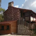 בית נופש Private Restored Stone House With Terrace And Gardens