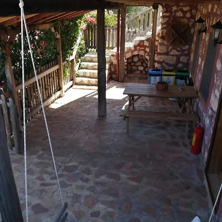 Private Restored Stone House With Terrace And Gardens * דמרה